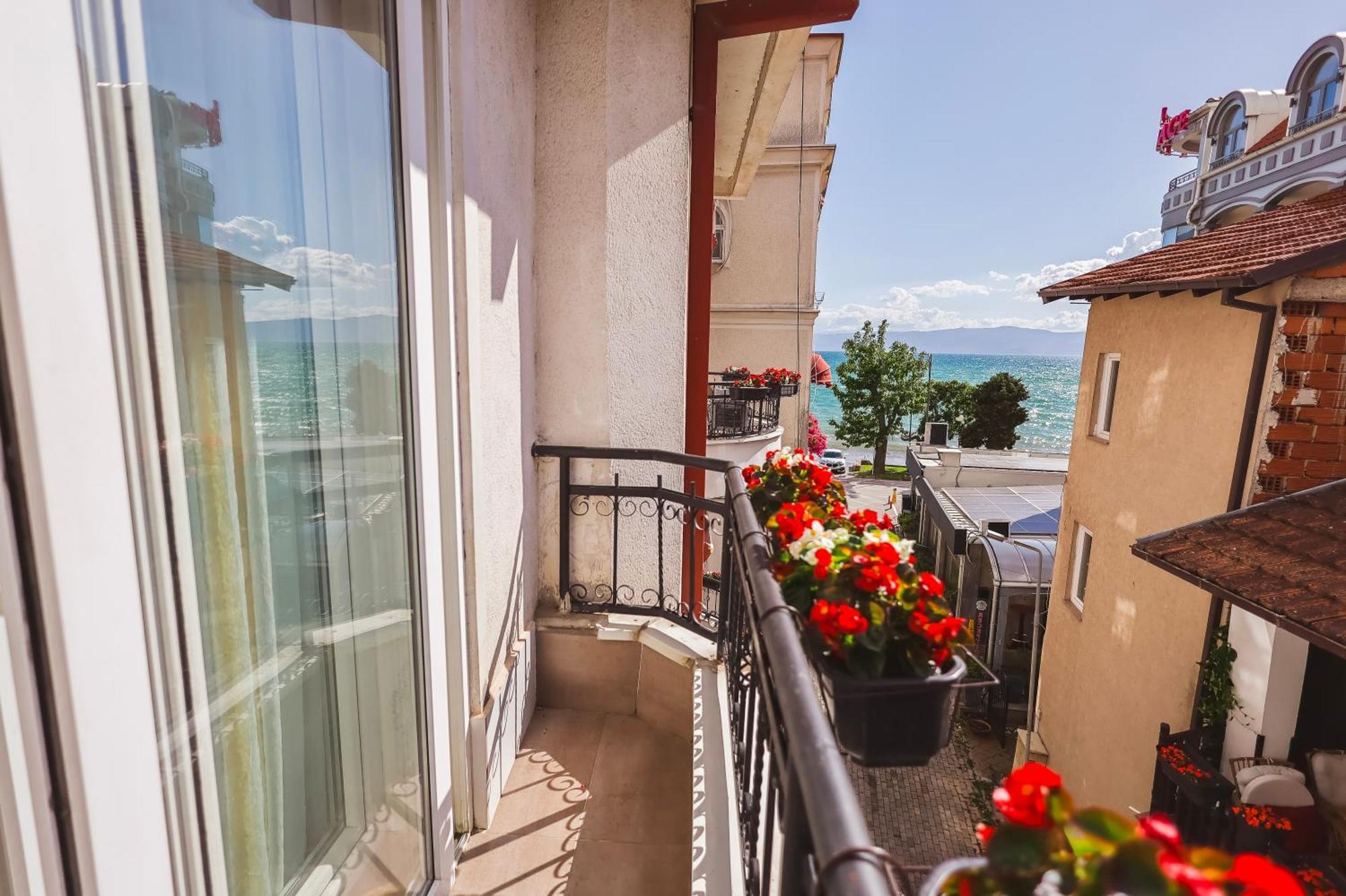Ammotti Hotel Охрид Екстериор снимка