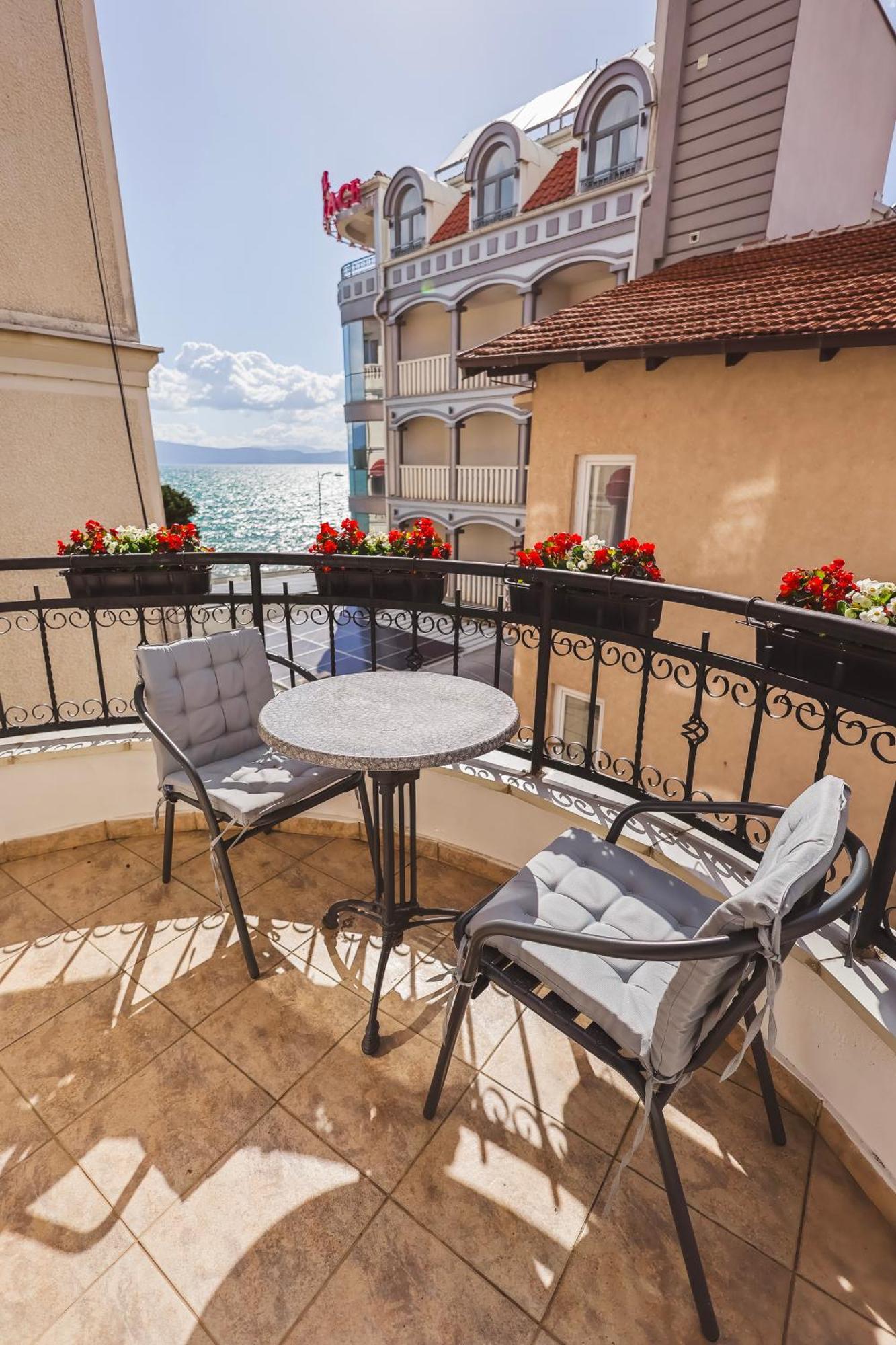 Ammotti Hotel Охрид Екстериор снимка